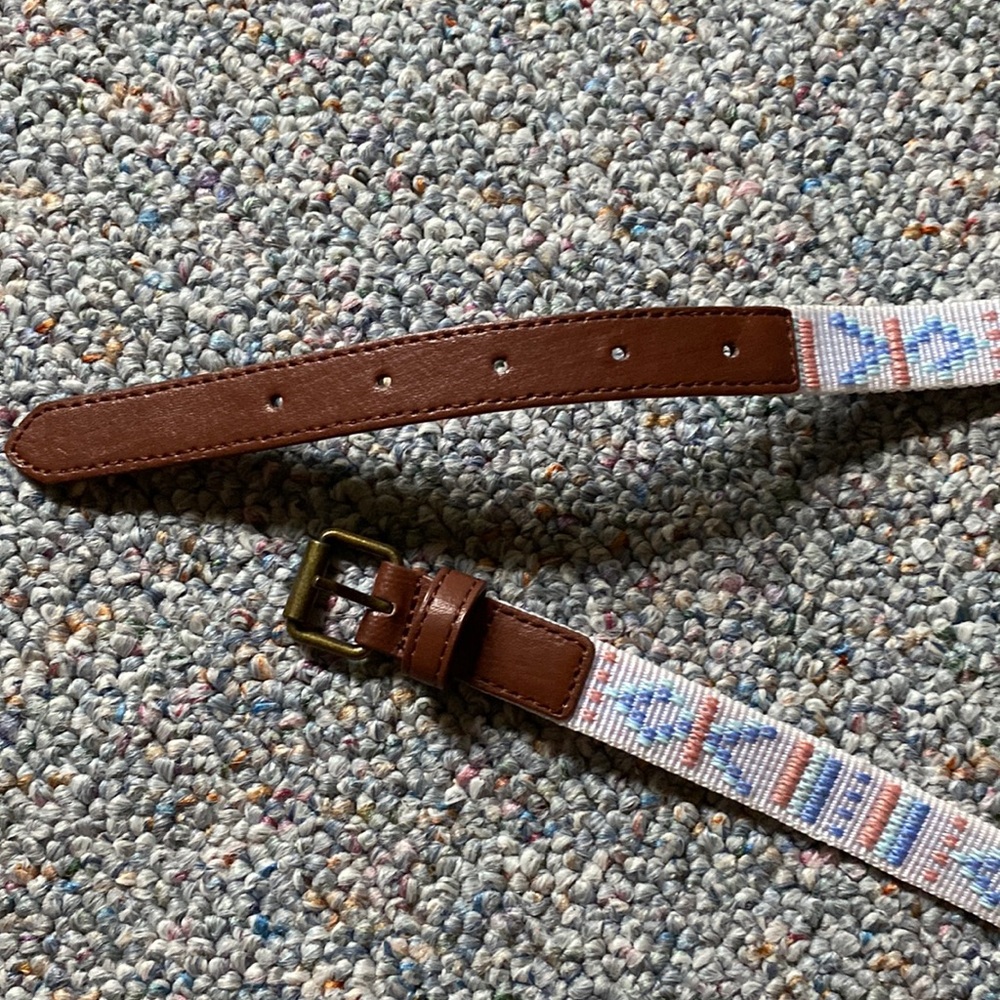 Patterned waist belt